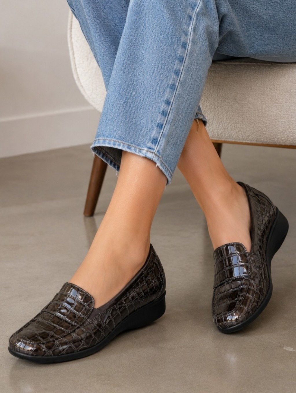 Clarks New Gael Angora Modern Minimalist Luxury Crocodile Comfort Loafer 10m